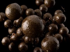 Boilies v dipu Delphin BreaX/SeaKER