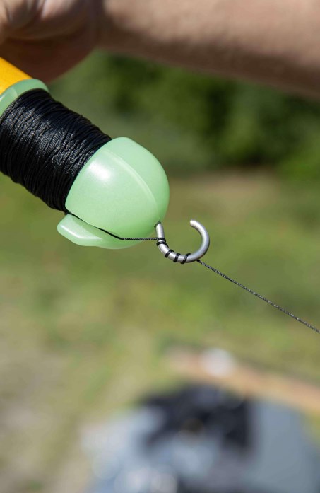 Black Cat Plavák Outrigger Float  Glow