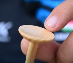 HUNOR CLONK HOMORÚ FEJŰ KUTTYOGATÓ FA