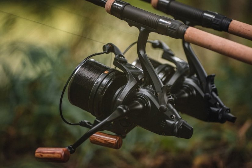 Navijak GIANTS FISHING Deluxe Reel FS 9000 + cievka 8000 ZDARMA!